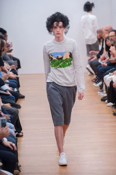 Look 15